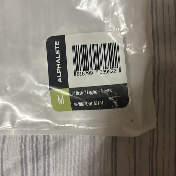 Women’s Alphalete Leggings - Picture 3 of 3